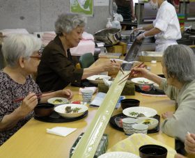 3名